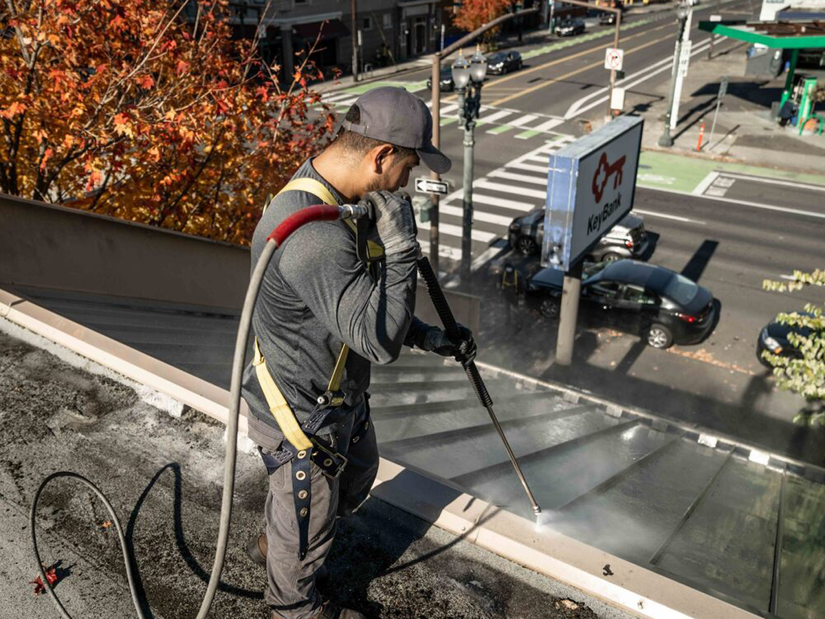 Commercial roof cleaning - Forcewashing in Portland OR & Vancouver WA